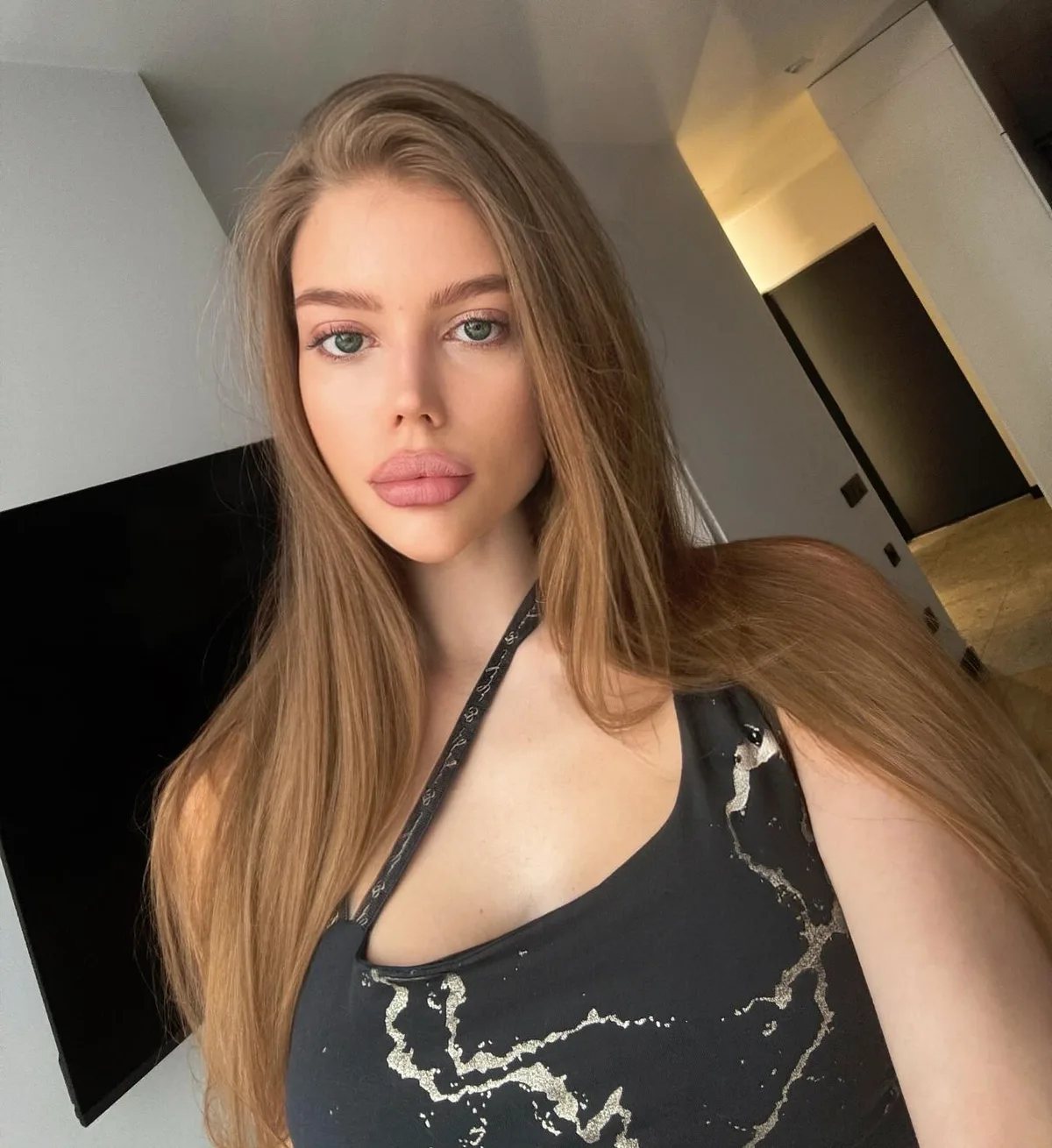 Monica escort München
